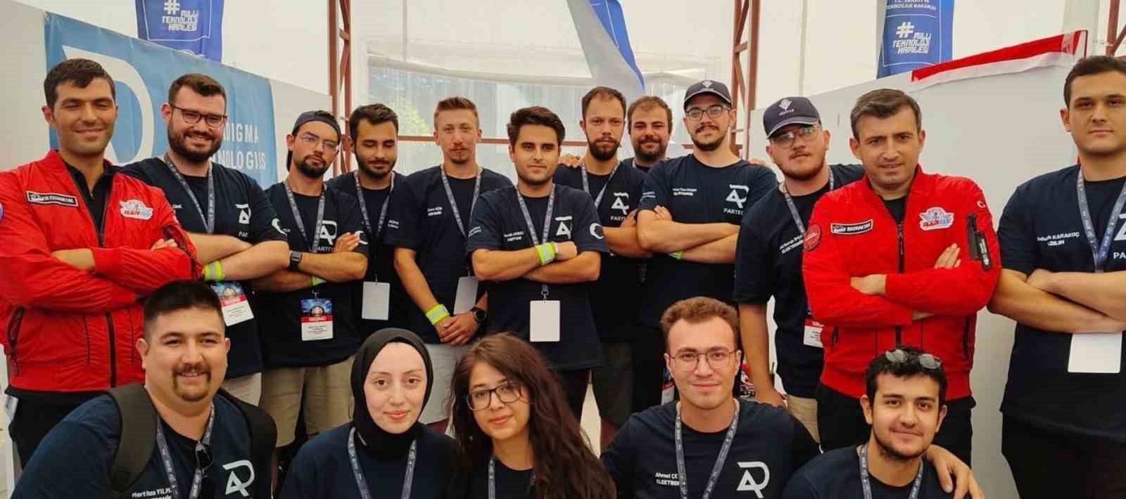 KB&Uuml;&rsquo;n&uuml;n hyperloop takımları TEKNOFEST 2025 finalinde
