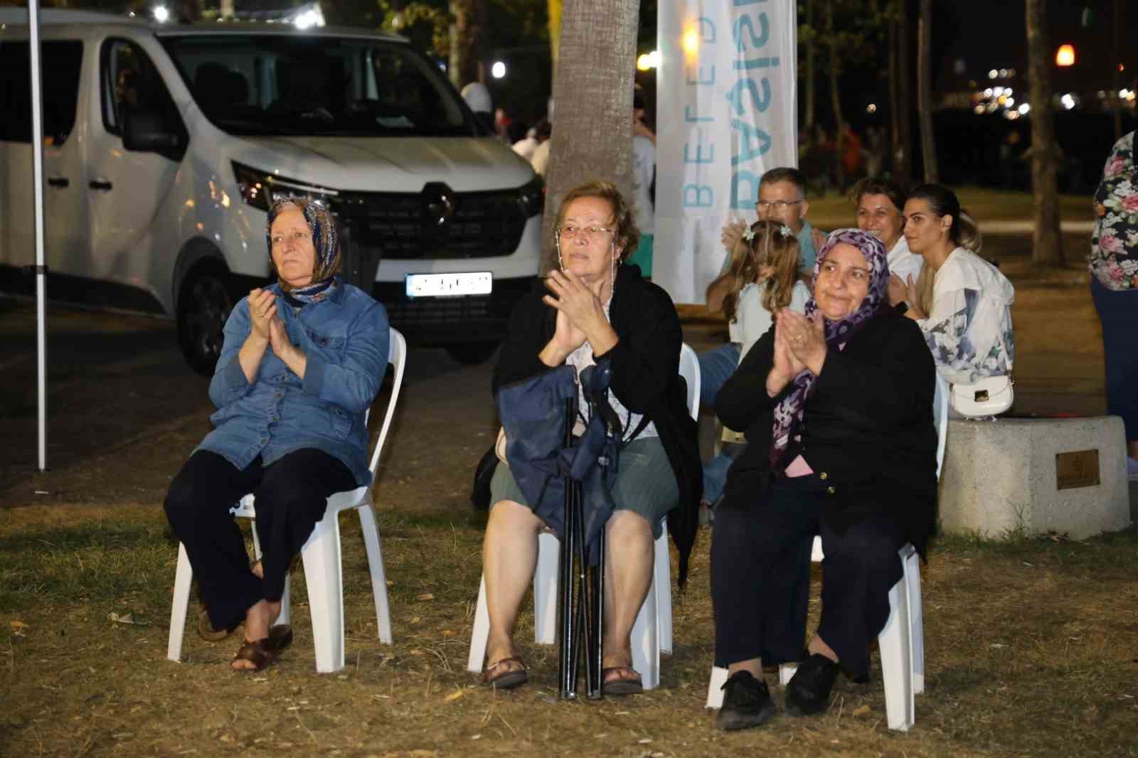 Başiskele Sahili müzikle şenlendi