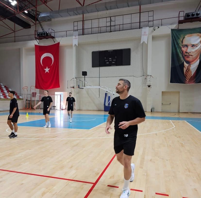 Gebze Belediyespor, Efeler Ligi&rsquo;ndeki ilk ma&ccedil;ını Bursa karşısında verecek
