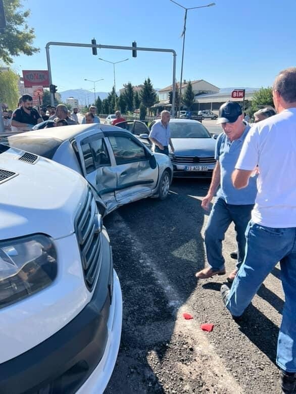 Elazığ’da zincirleme trafik kazası: 1 yaralı