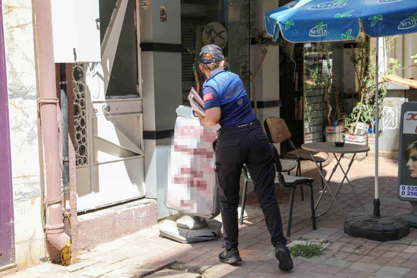 Efeler Belediyesi aylar sonra şikayetleri dikkate aldı, vatandaşlar artık sokaklarda rahat y&uuml;r&uuml;yebilecek
