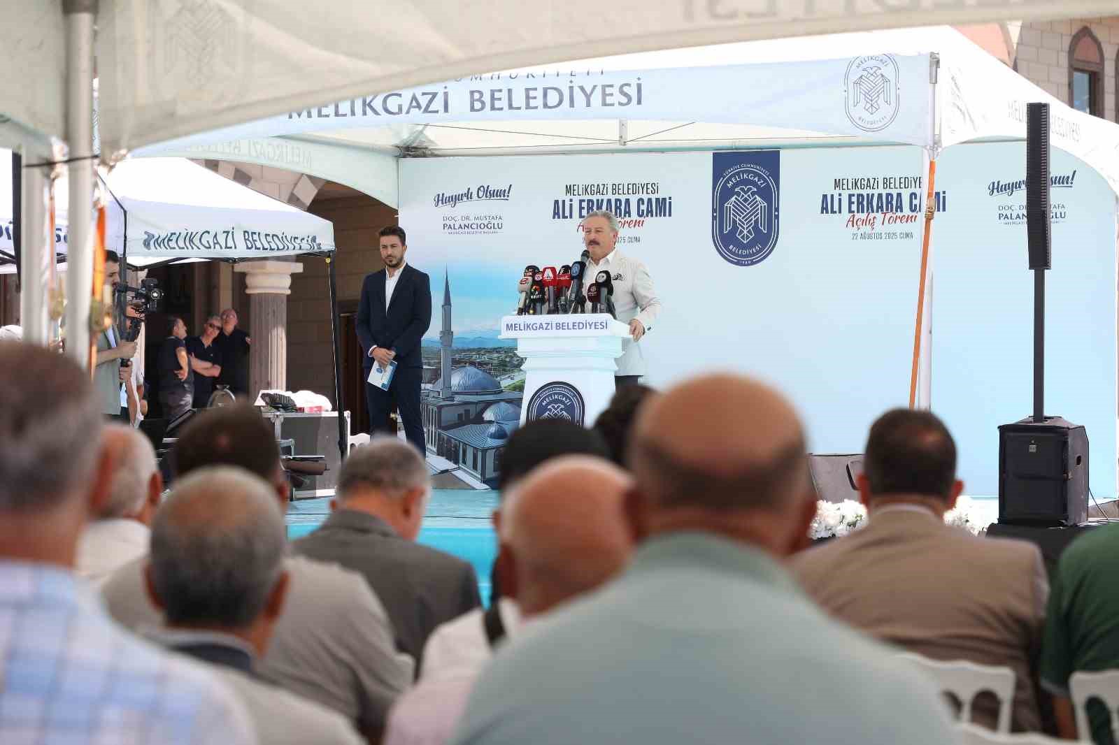 Ali Erkara Cami ibadete a&ccedil;ıldı
