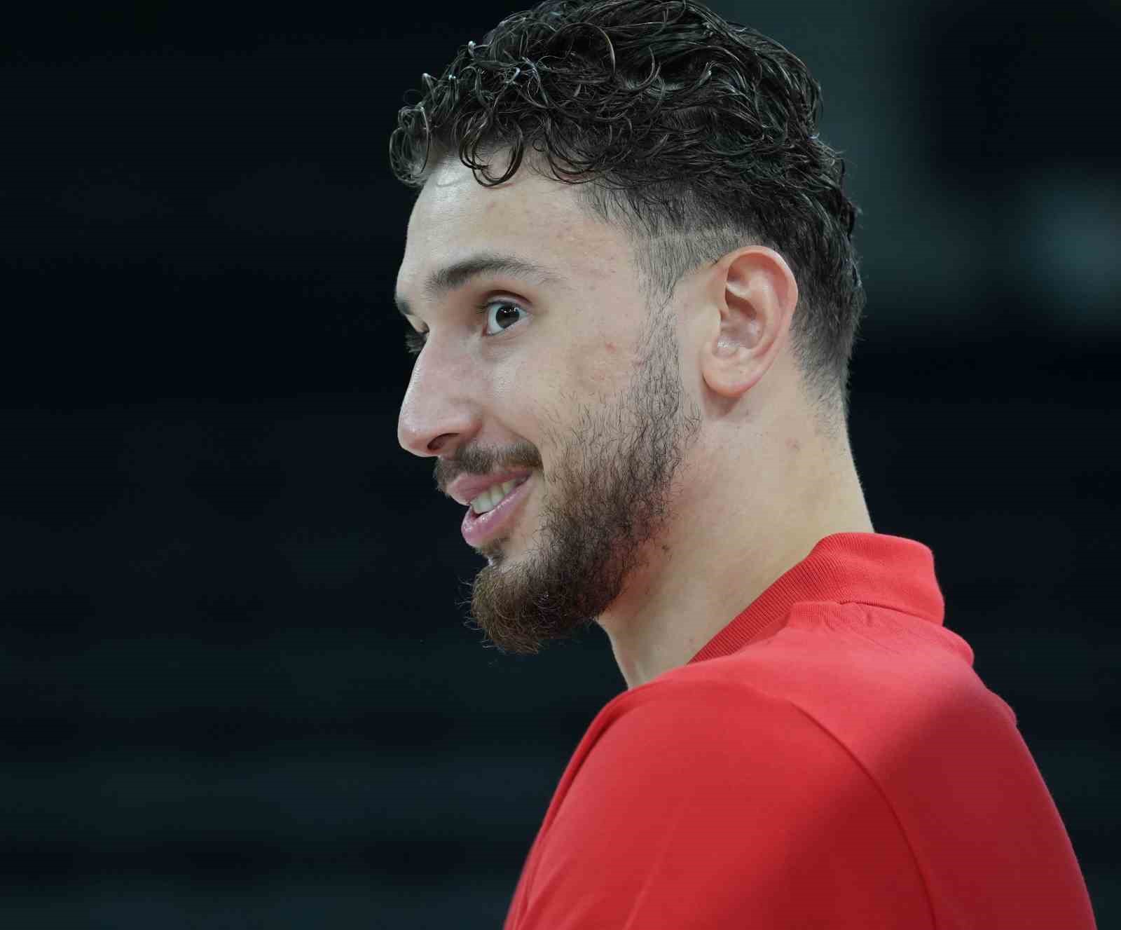 Alperen Şeng&uuml;n: "Eminim madalya ile &uuml;lkemize d&ouml;neriz"
