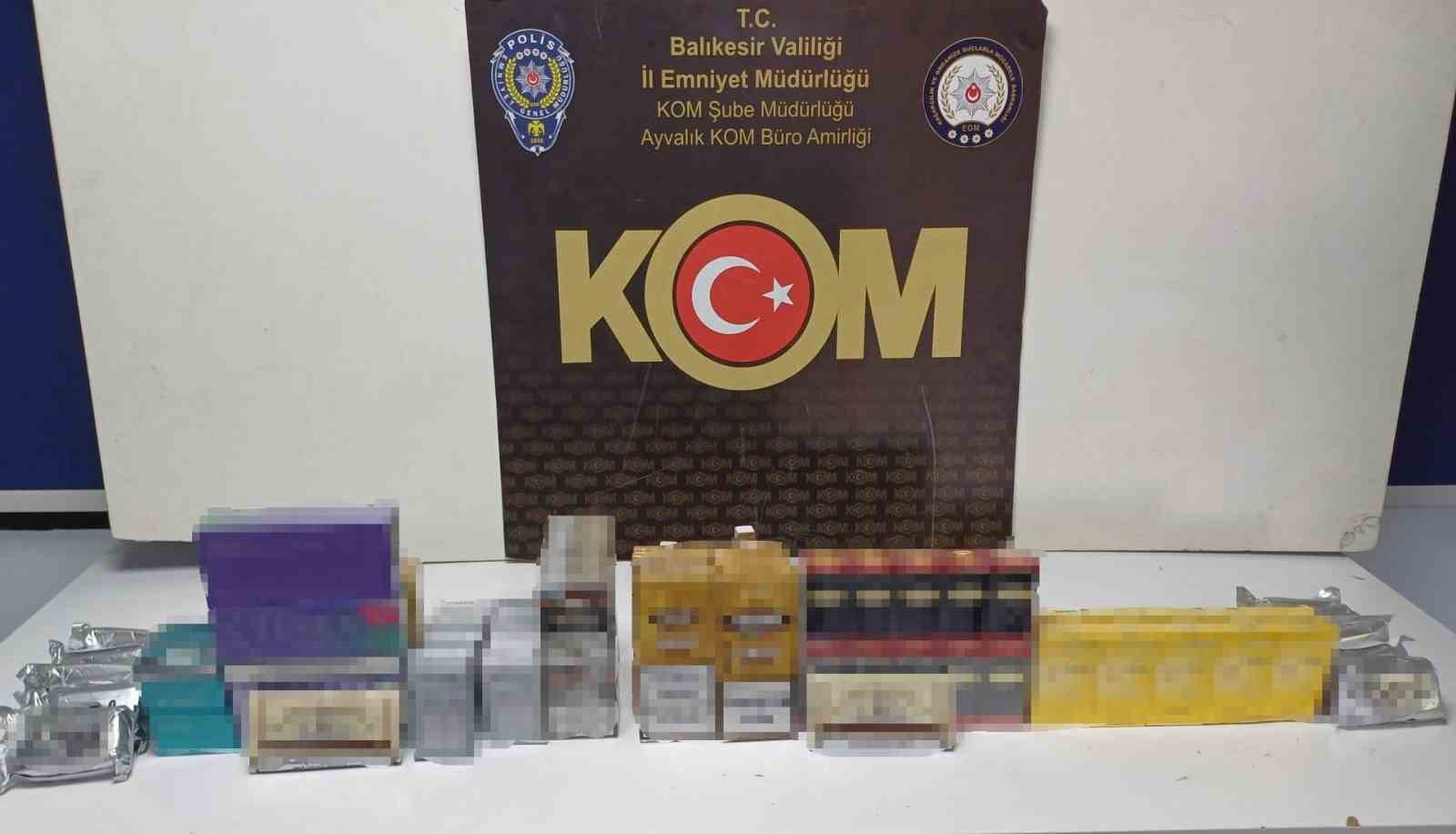 Ayvalık&rsquo;ta polisten ka&ccedil;ak sigara ve t&uuml;t&uuml;n operasyonu
