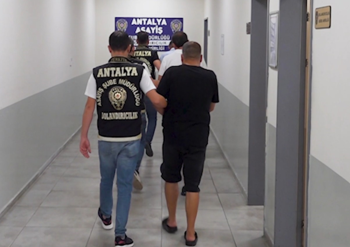 Antalya merkezli tarihi eser dolandırıcılığı operasyonu: 2 tutuklama
