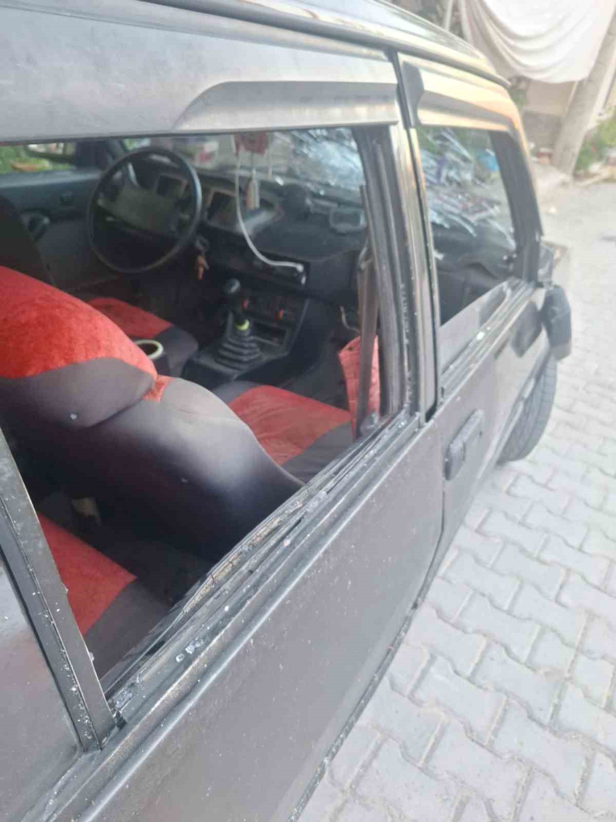 Bıçak ve silahlı saldırıya uğrayan iki arkadaş ağır yaralandı
