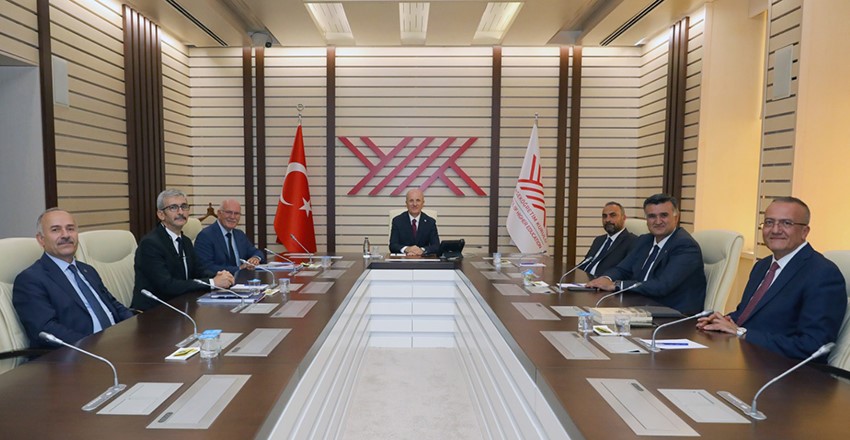 Rekt&ouml;r Prof. Dr. Savaş, Y&Ouml;K Başkanı &Ouml;zvar&rsquo;ı ziyaret etti
