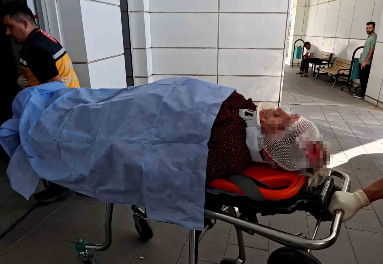 Aksaray’da otomobil kamyonetle çarpıştı: 1’i ağır 5 yaralı