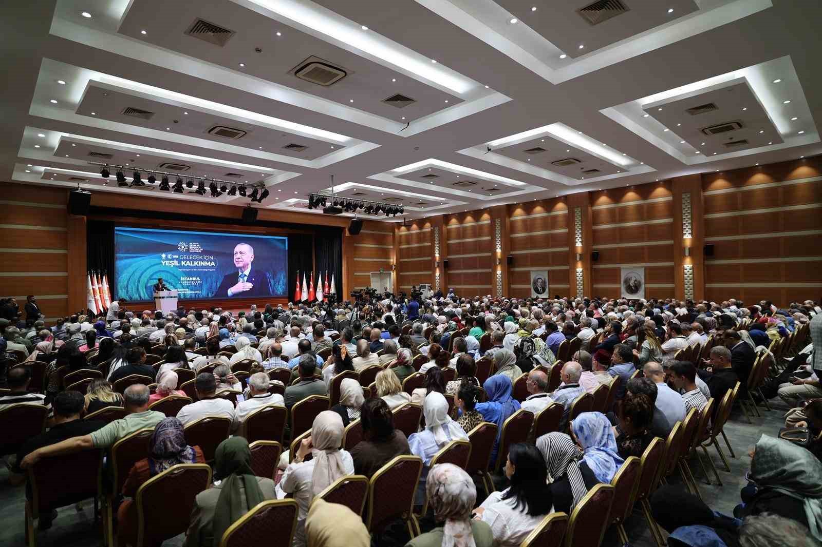 AK Parti&rsquo;nin 81 ilde &lsquo;Yeşil D&ouml;n&uuml;ş&uuml;m ve İklim Farkındalığı Programı"nın İstanbul&rsquo;daki toplantısı yapıldı
