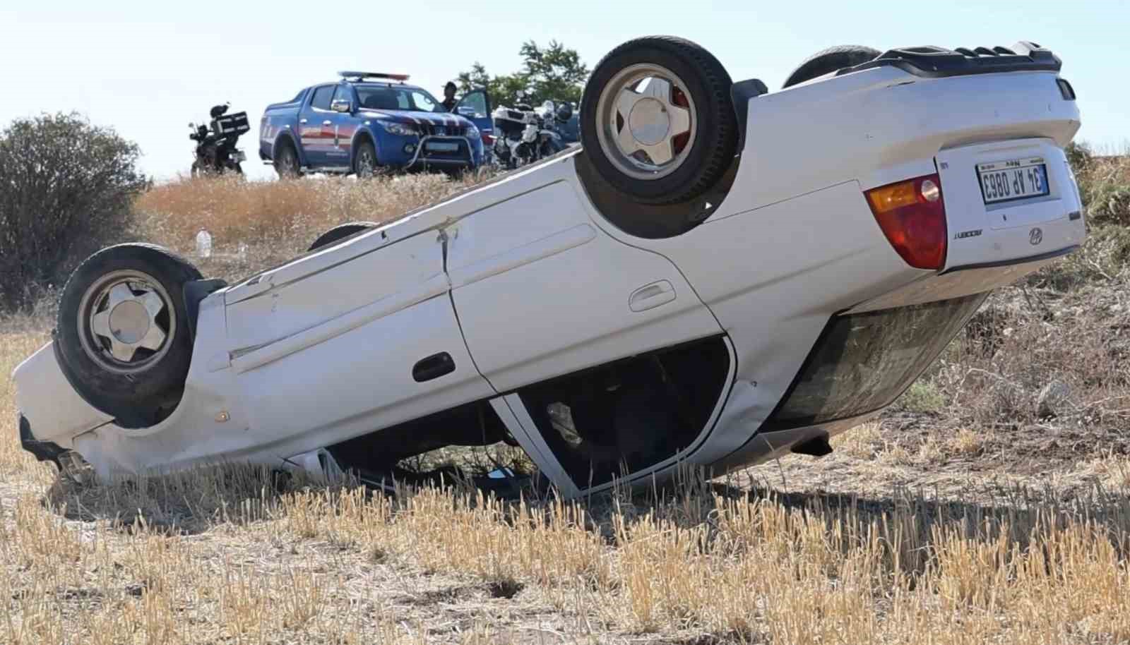 Otomobil şarampole takla attı: Anne ile kızı ölümden döndü