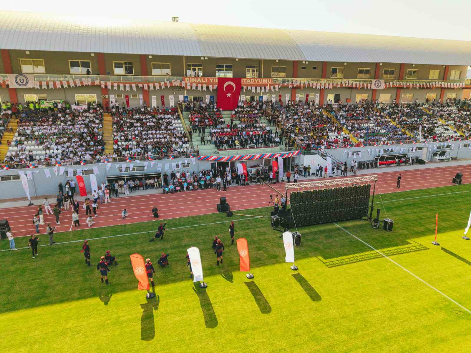 Bakan Bak: "T&uuml;rkiye bir spor devrimi yaşamaktadır"
