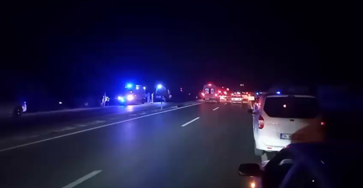 Bandırma&rsquo;da feci trafik kazası: 1 &ouml;l&uuml;, 4 yaralı
