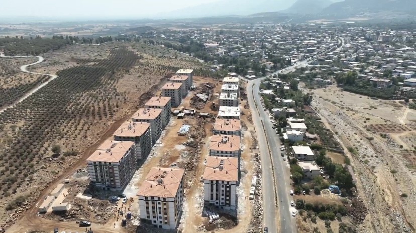 Hassa&rsquo;da afet konutları y&uuml;kseliyor
