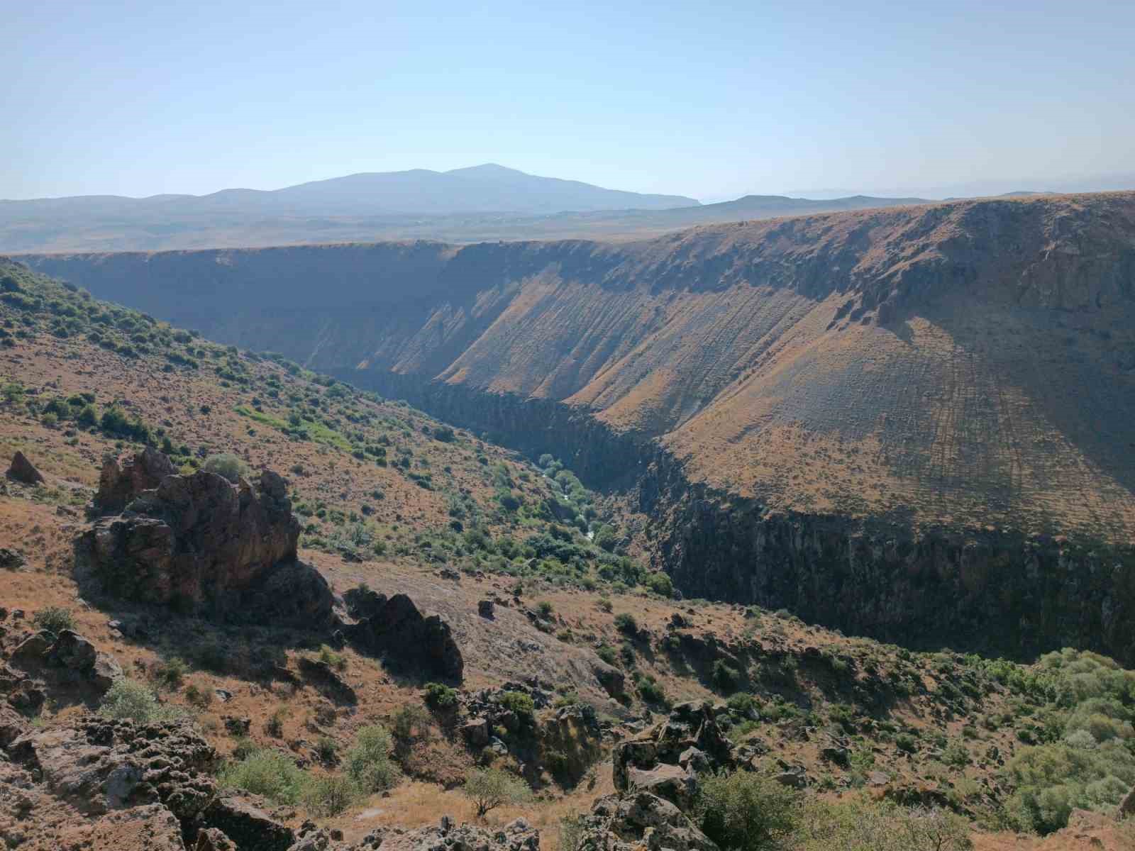 Usta fotoğrafçıdan hayran bıraktıran Erciş Deliçay kanyonu görüntüsü