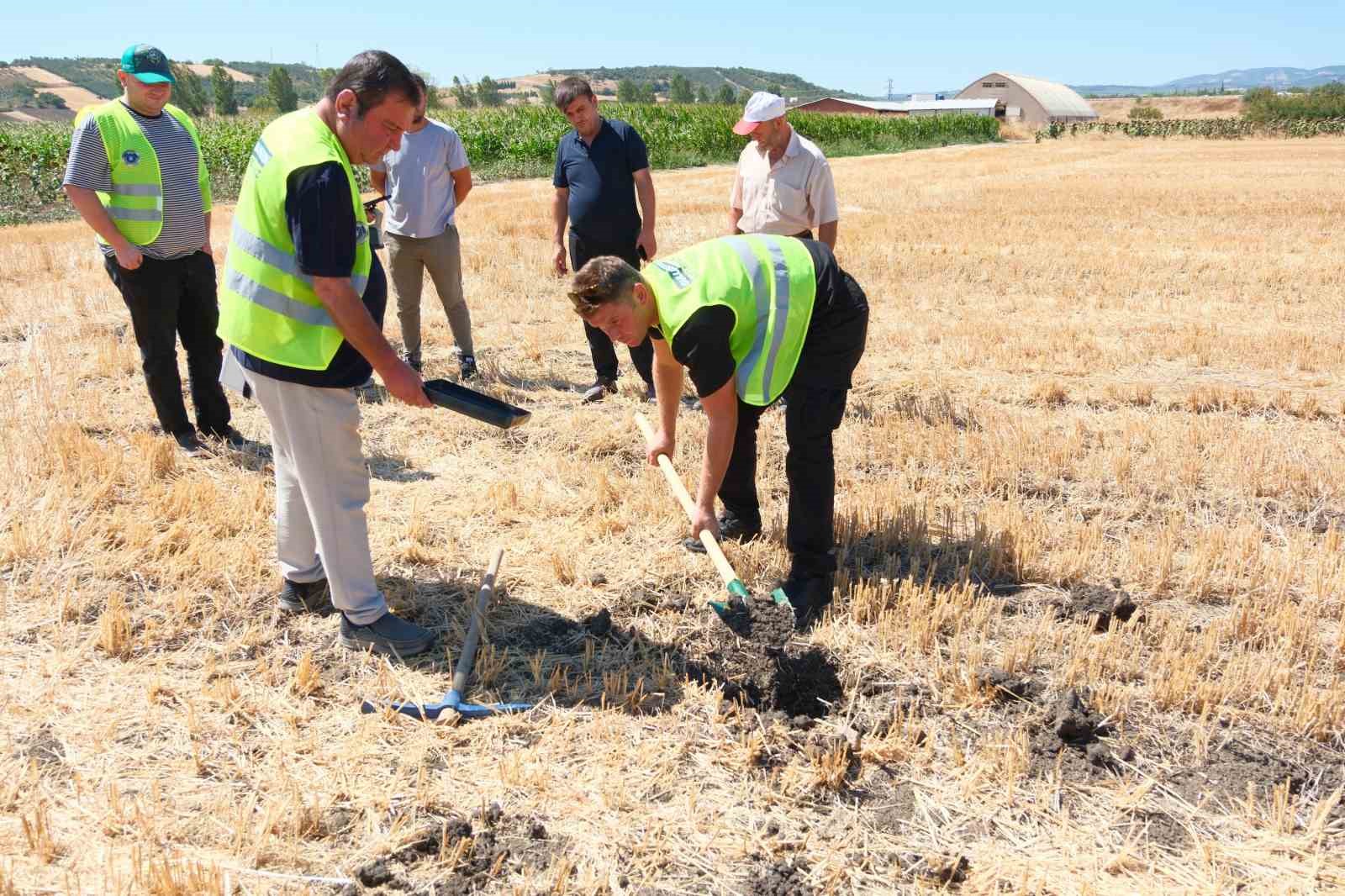 Bursa’nın ’Özel Tarım Ekibi’ toprak analizi için yol çıktı