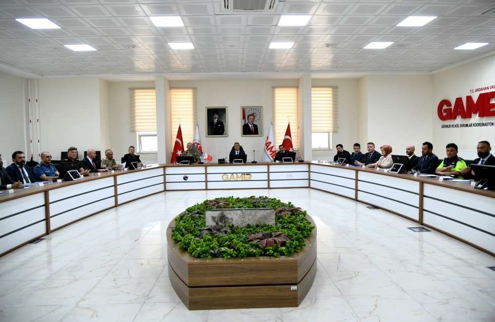 Ardahan’da güvenlik toplantısı düzenlendi
