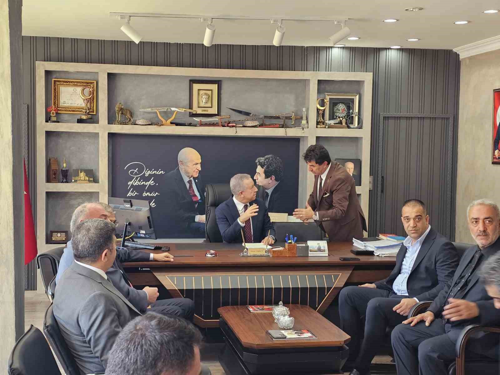 MHP heyeti, İspir&rsquo;de heyelan b&ouml;lgesinde
