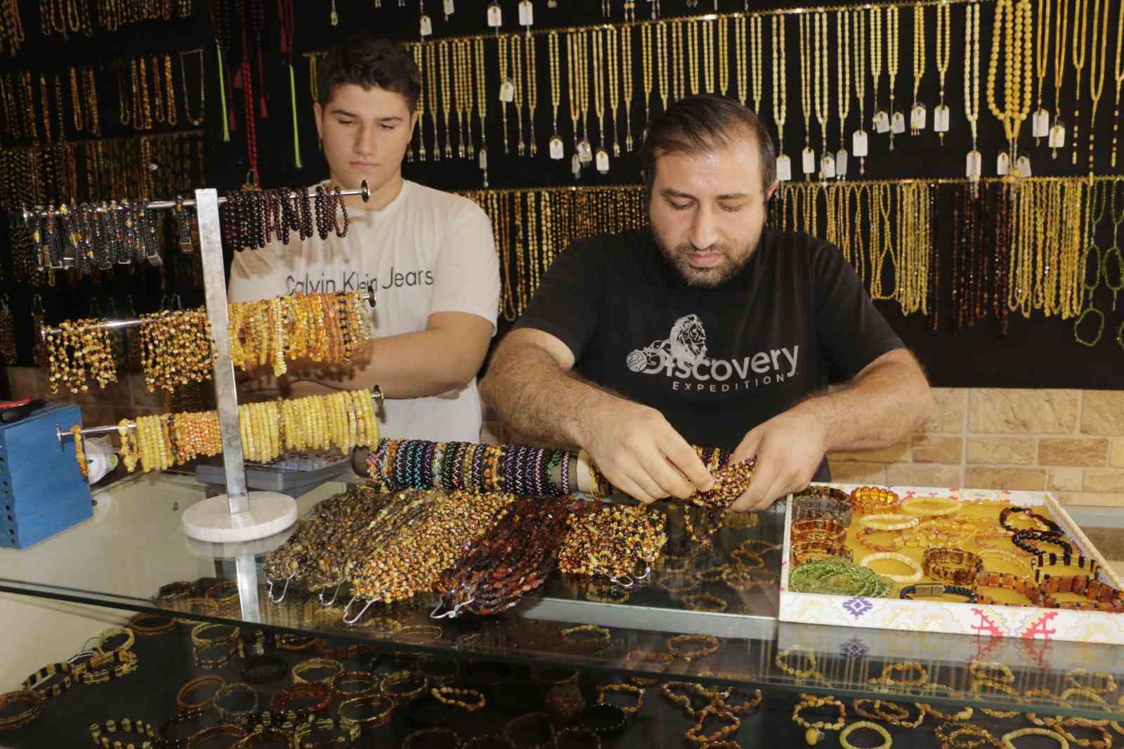 Bir taştan fazlası: Damla kehribarın faydaları saymakla bitmiyor