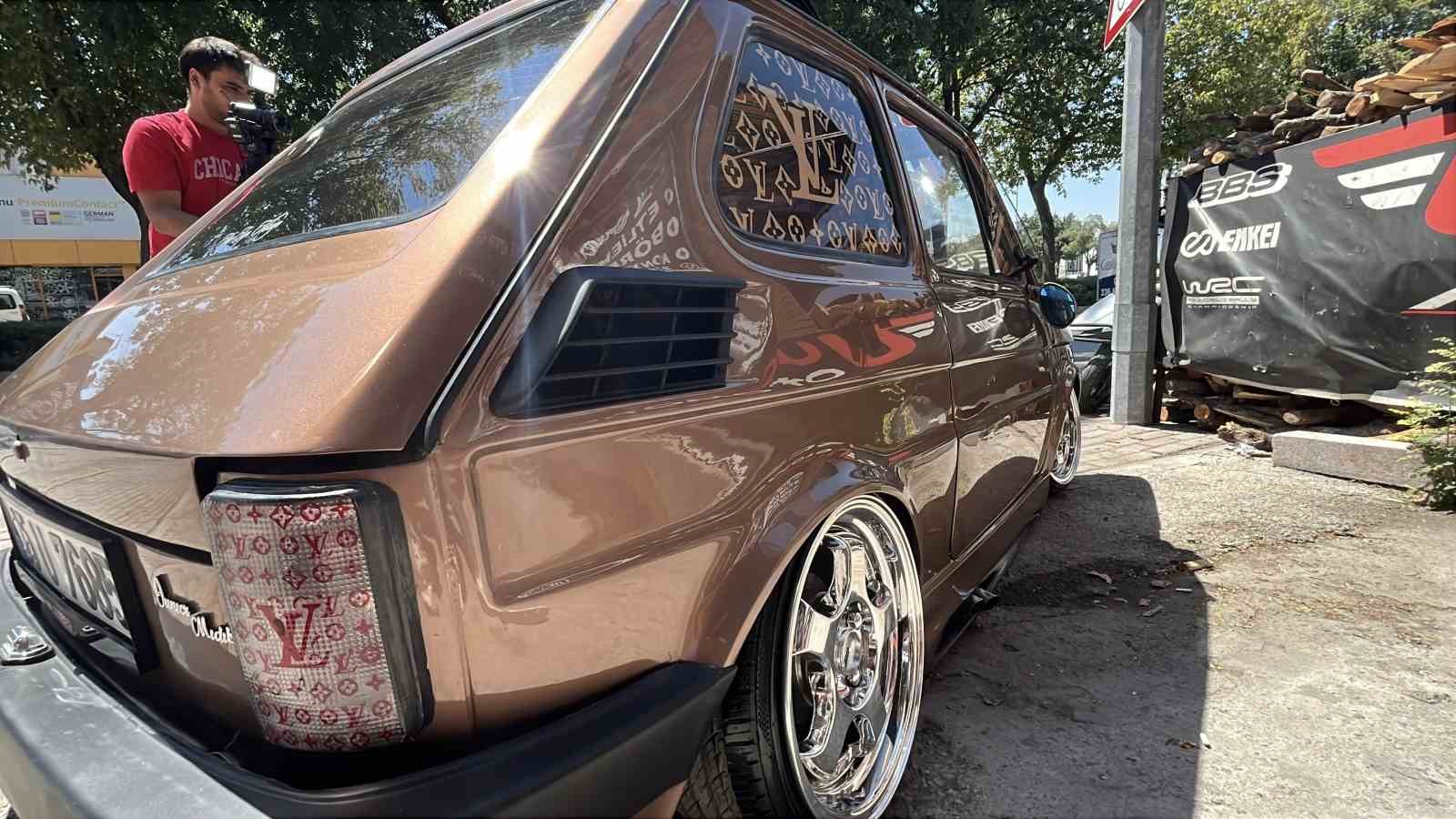 Konyalı sanayici Recep İvedik&rsquo;in meşhur arabasını baştan aşağı değiştirdi
