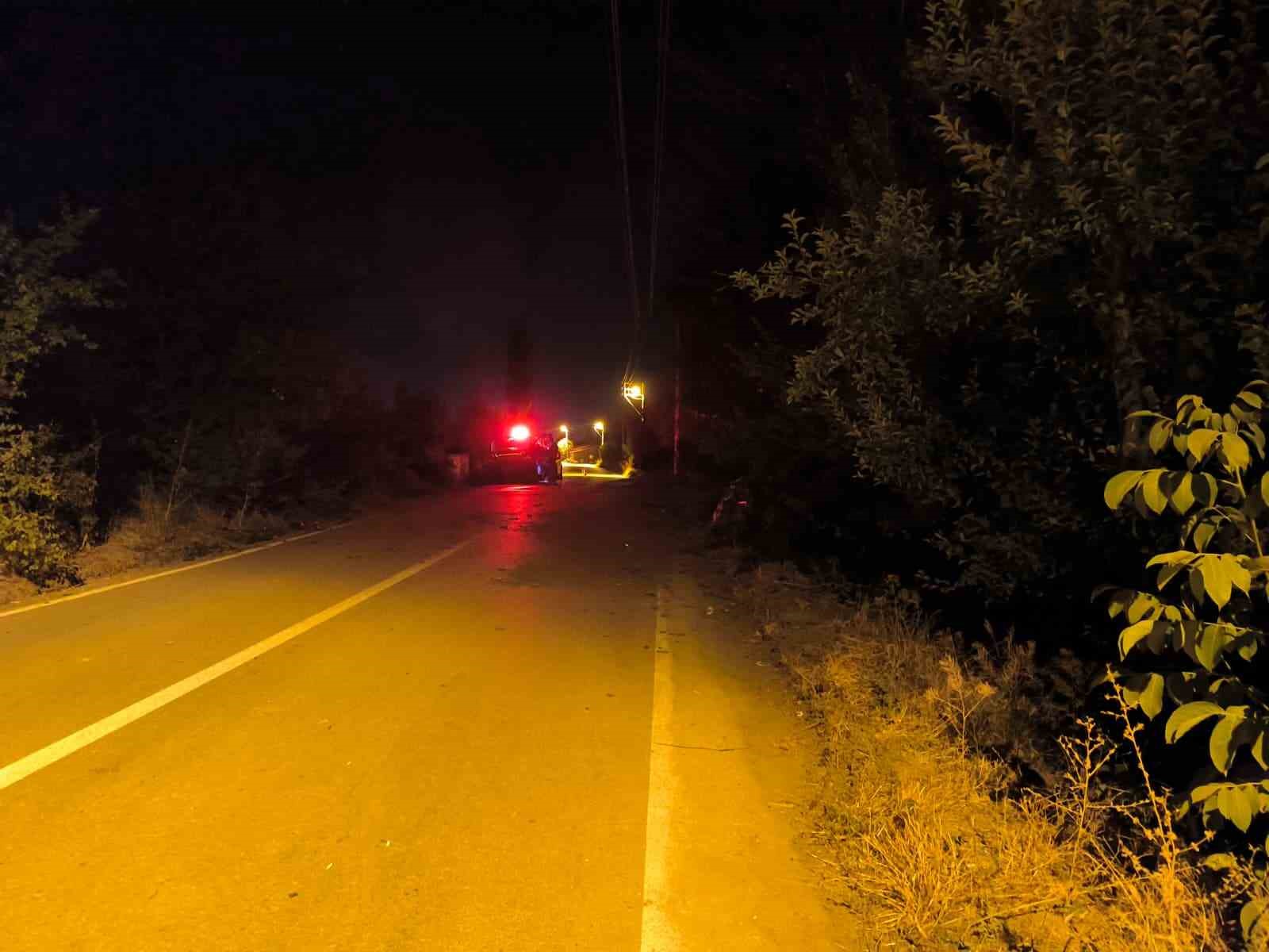 Şuhut&rsquo;ta trafik kazası, 1&rsquo;i ağır 4 yaralı
