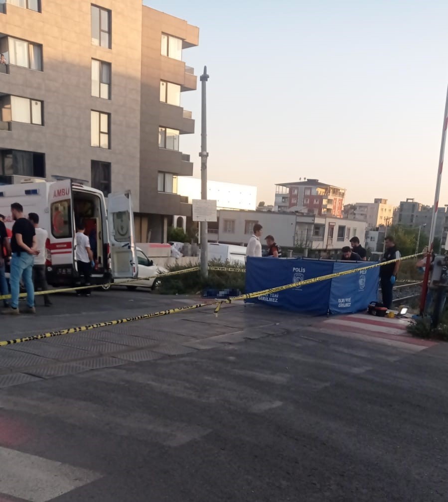 Tartıştığı arkadaşını vurduktan sonra intihar etti
