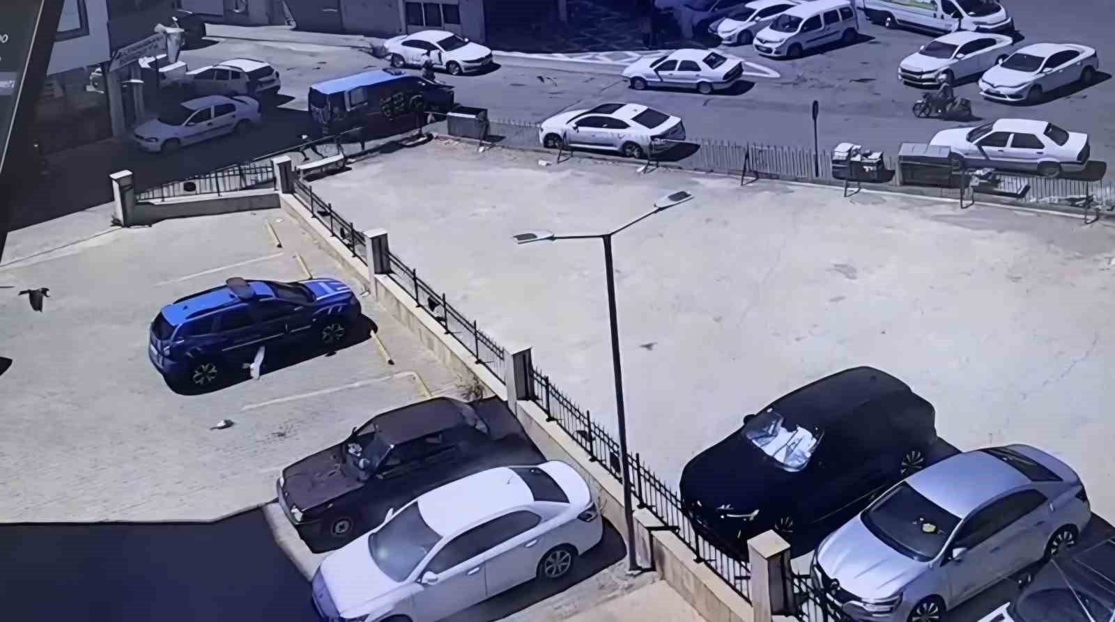 Siverek’te Jandarma aracına silahlı saldırı anının güvenlik kamerası ortaya çıktı
