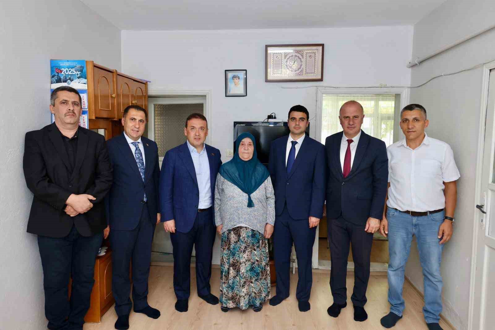 Vali S&ouml;zer&rsquo;den hem esnafa destek, hem şehit ailesine vefa ziyareti
