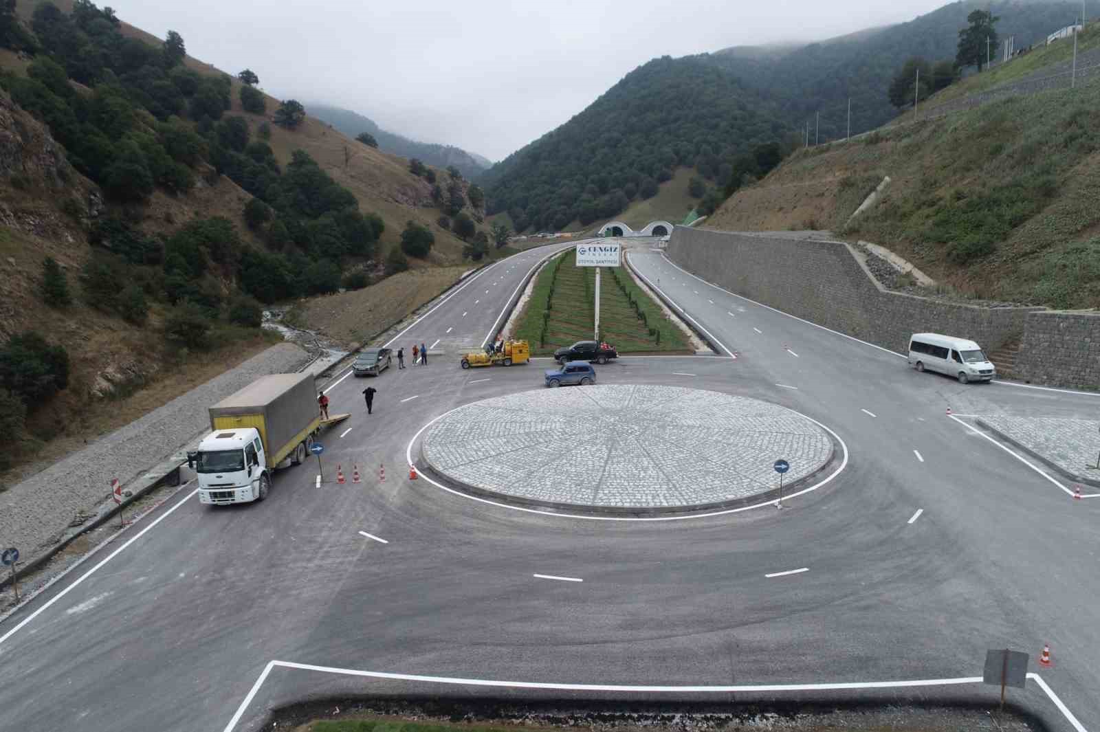 Cengiz İnşaat&rsquo;ın yapımını &uuml;stlendiği Murovdağ T&uuml;neli&rsquo;nde ilk ışık g&ouml;r&uuml;nd&uuml;
