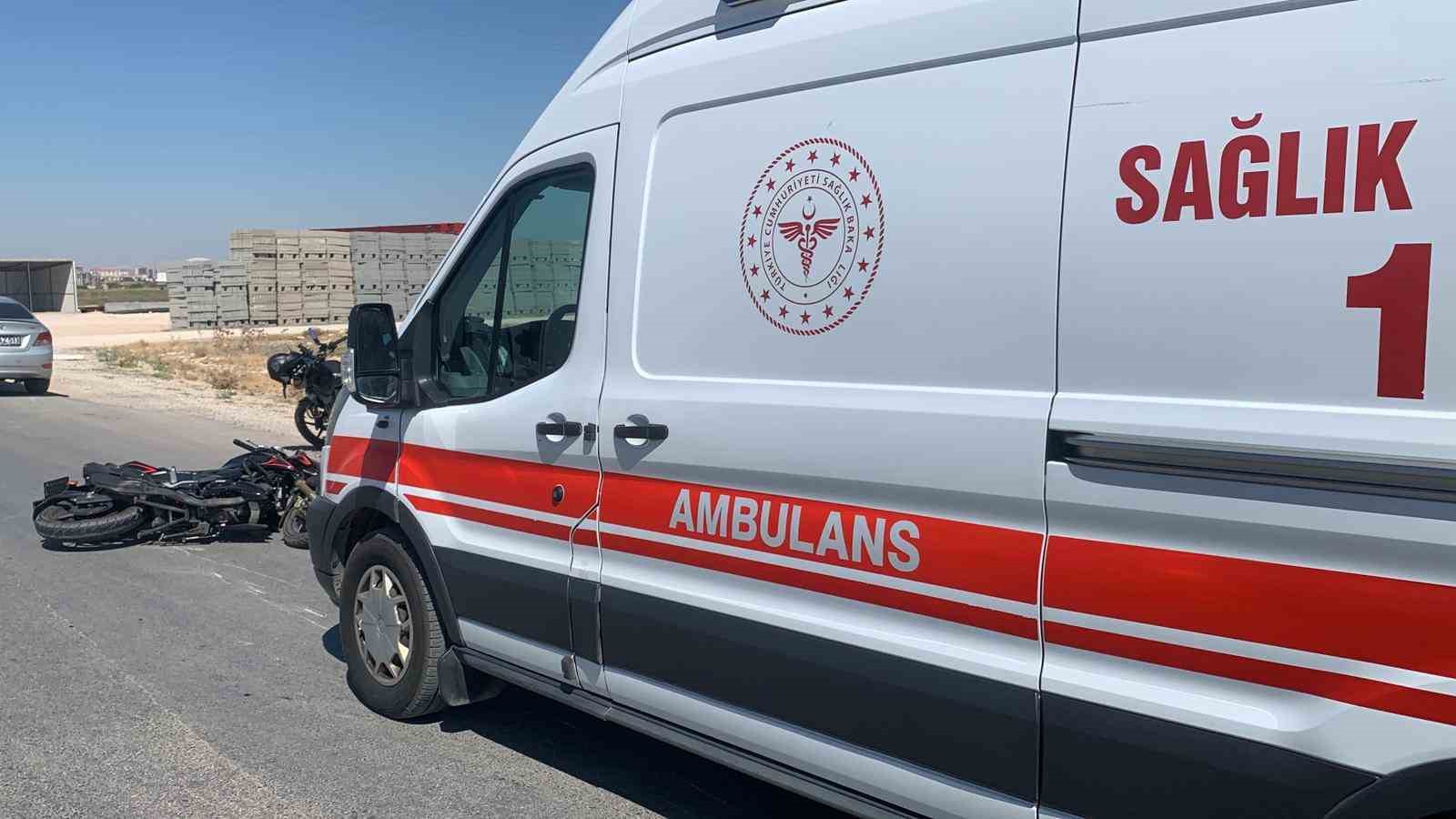 Karaman&rsquo;da otomobille motosiklet &ccedil;arpıştı: 1 yaralı
