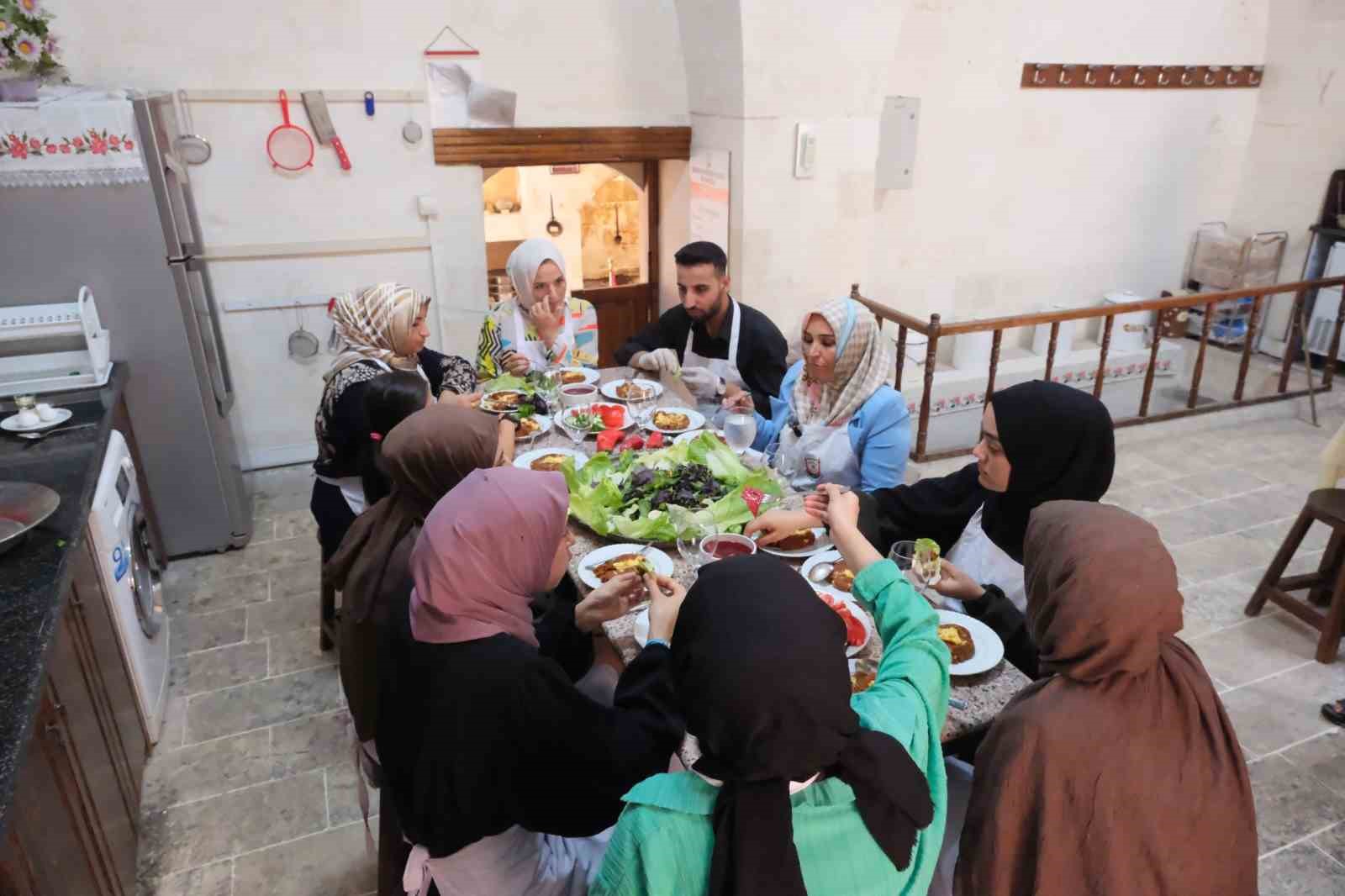 Şanlıurfa&rsquo;da y&ouml;resel yemeklerin yeni nesillere aktarılması i&ccedil;in yoğun &ccedil;alışma
