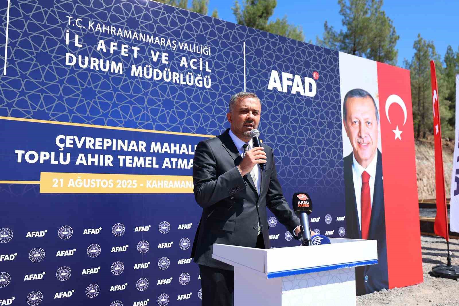 Başkan Toptaş; "Yeniden inşa sürecini binalardan ibaret görmedik"