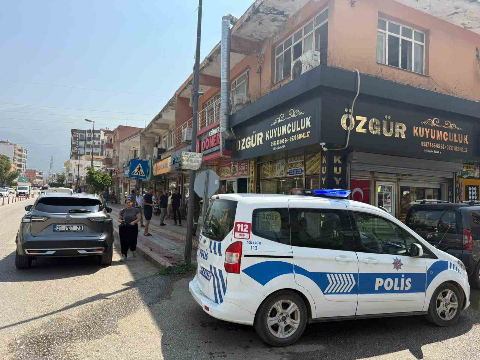 Kuyumcu soygunu esnafın uyanıklığıyla başarısız sonuçlandı