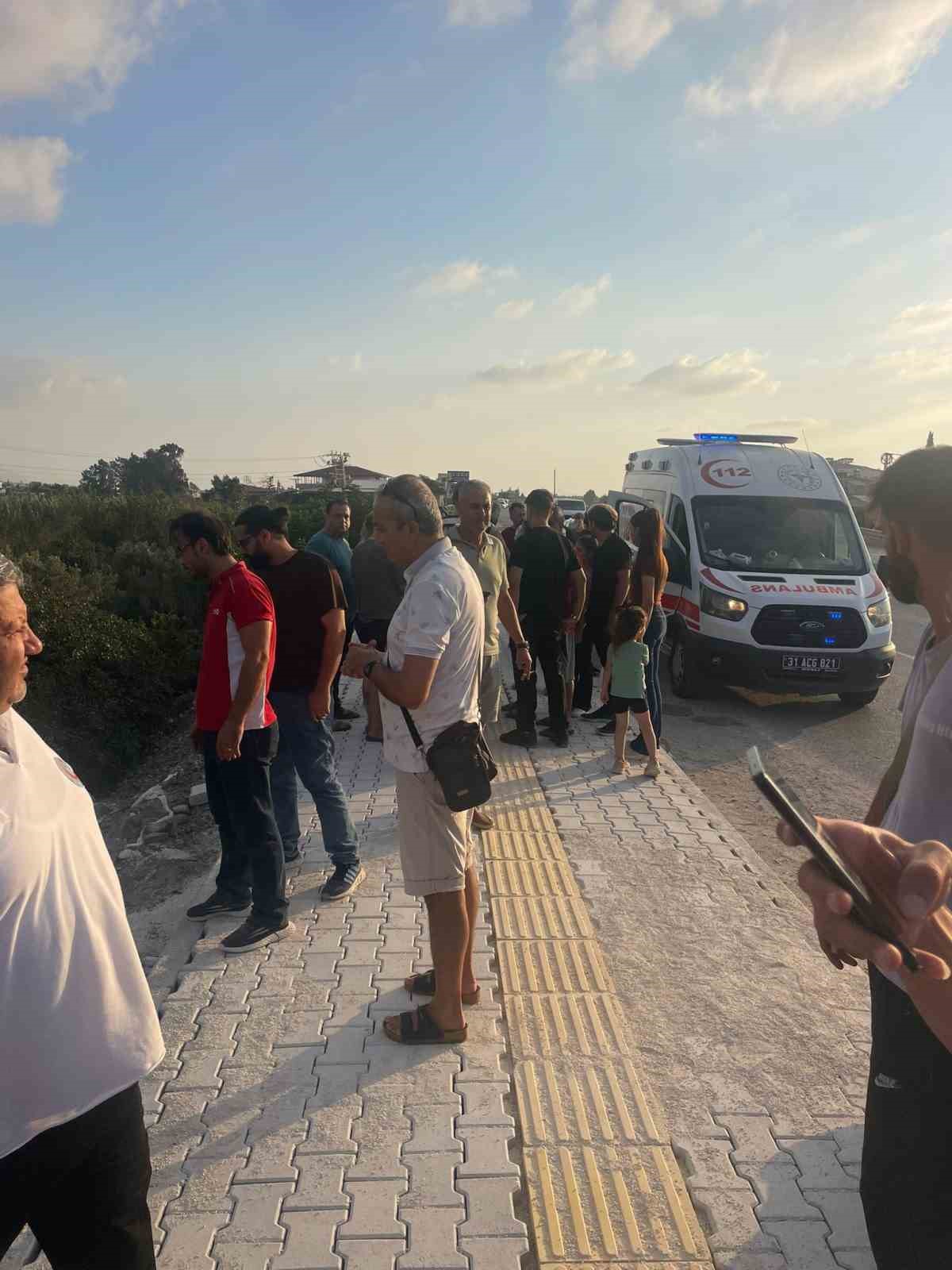 Kontrolden &ccedil;ıkan otomobil bah&ccedil;eye u&ccedil;tu: 1 yaralı
