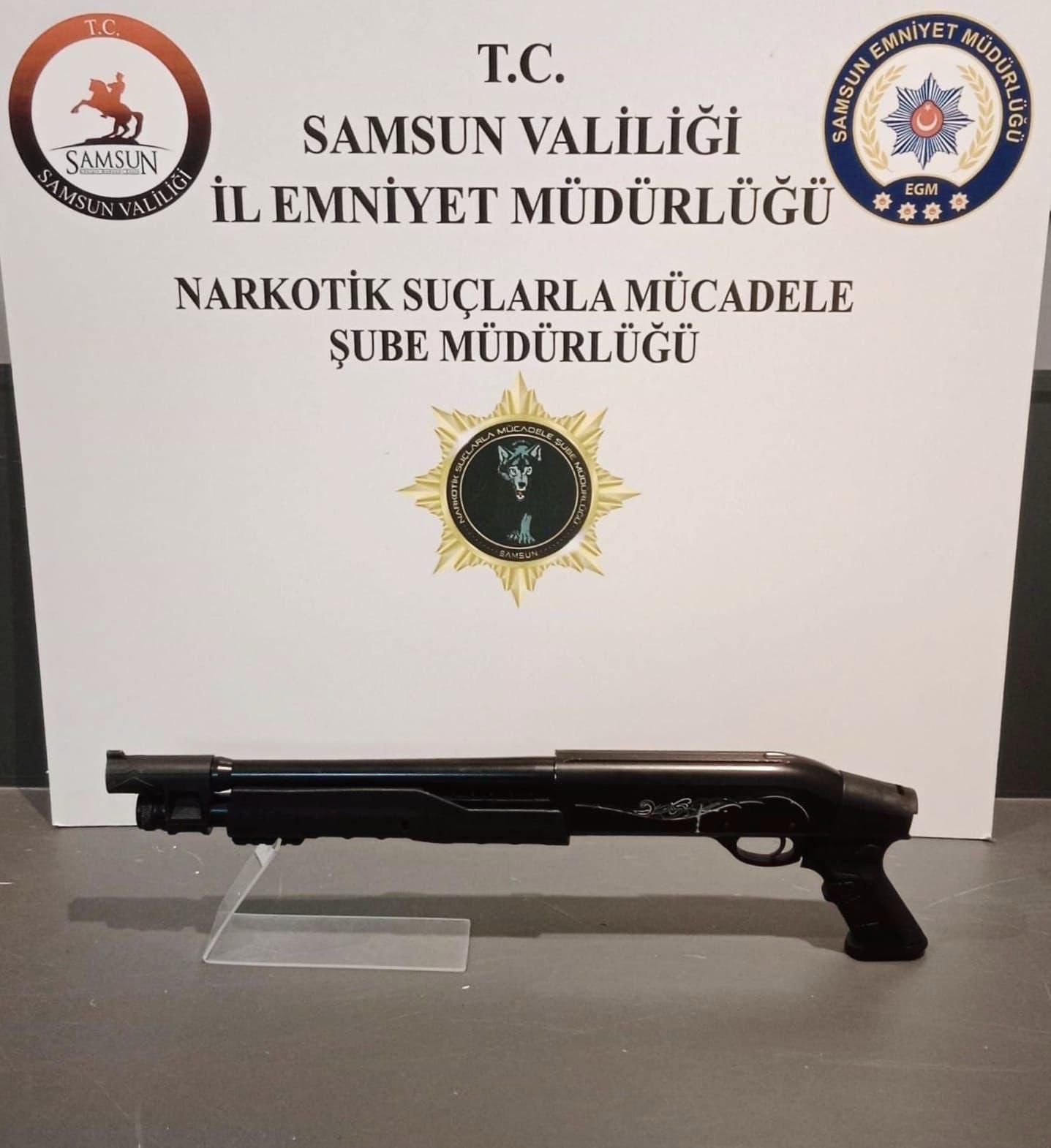 Samsun polisi dijital takiple 171 bin 824 adet sentetik ecza ele ge&ccedil;irdi: 5 g&ouml;zaltı
