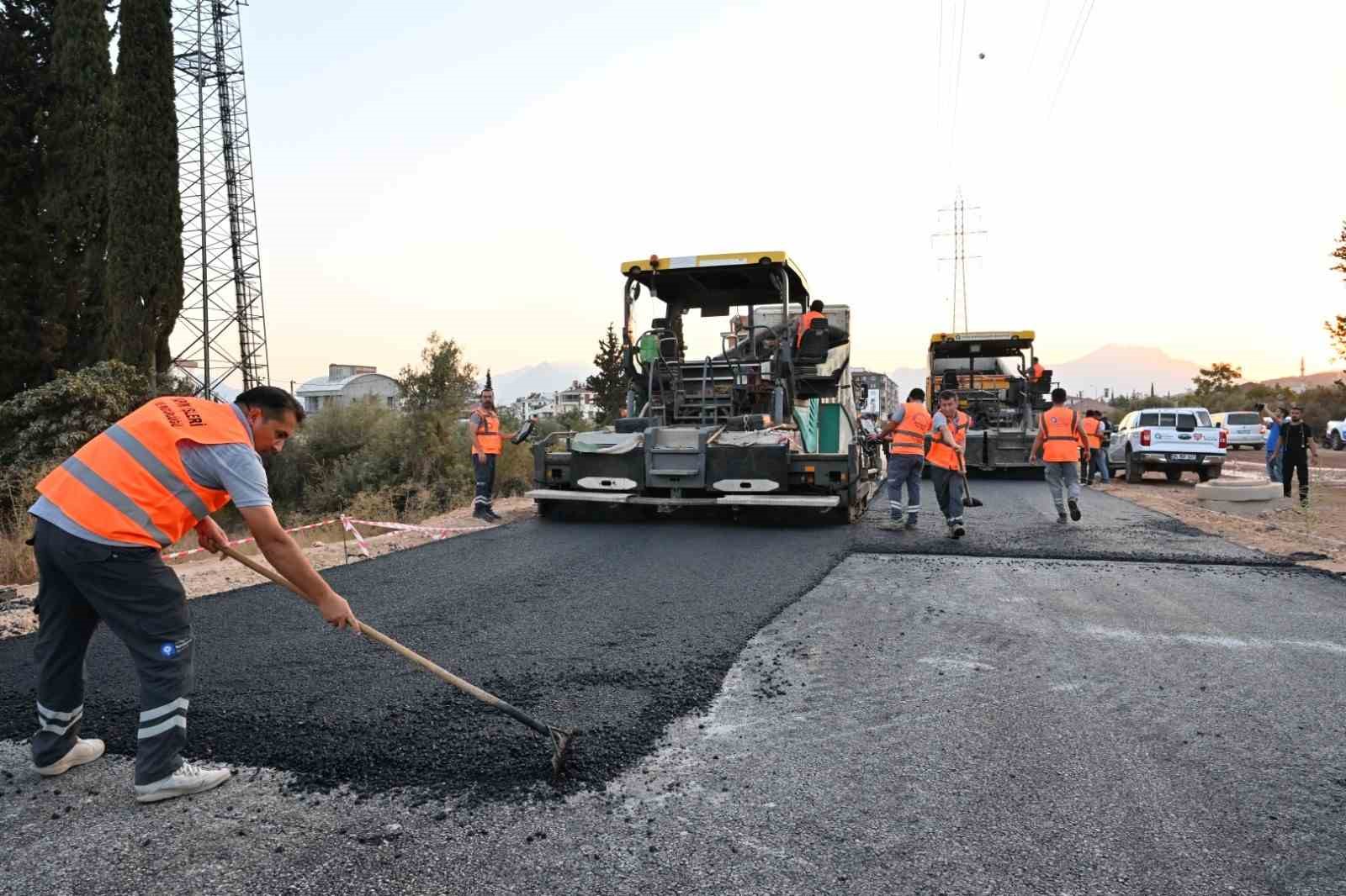 Büyükşehir’den Şehir Hastanesi yoluna sıcak asfalt