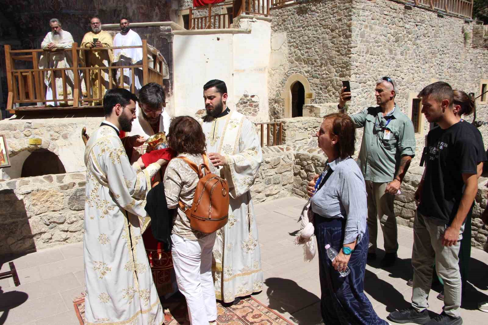 S&uuml;mela Manastırı&rsquo;nda 12. ayin
