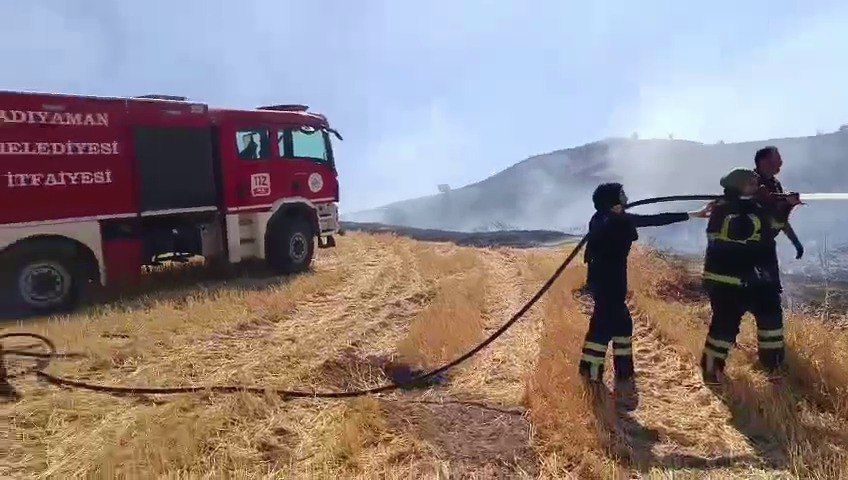 Belediye itfaiyesinde staj yapan kadın stajyerler, cesaretiyle dikkat çekti