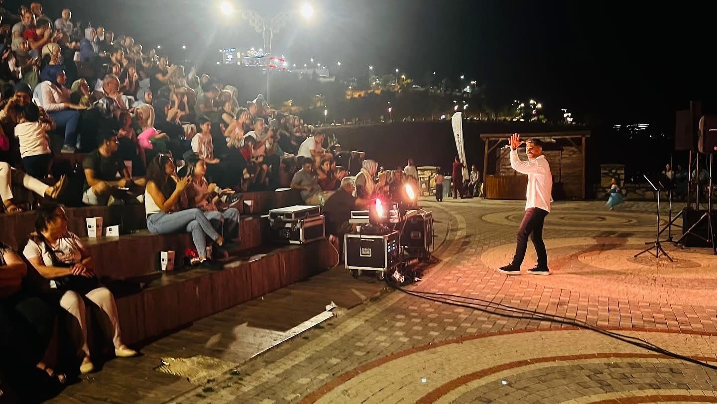 Kirazlıdere&rsquo;de cuma akşamları m&uuml;zik ziyafeti yaşanıyor
