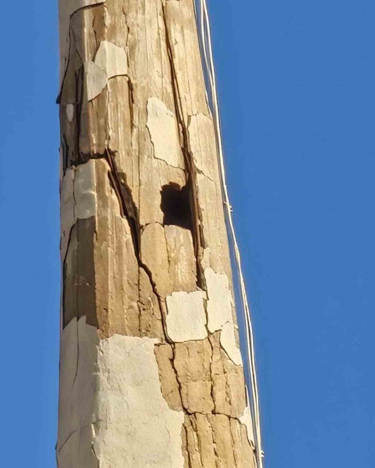 Kurtalan Ulu Cami minaresinde tehlike arz eden çatlaklar oluştu