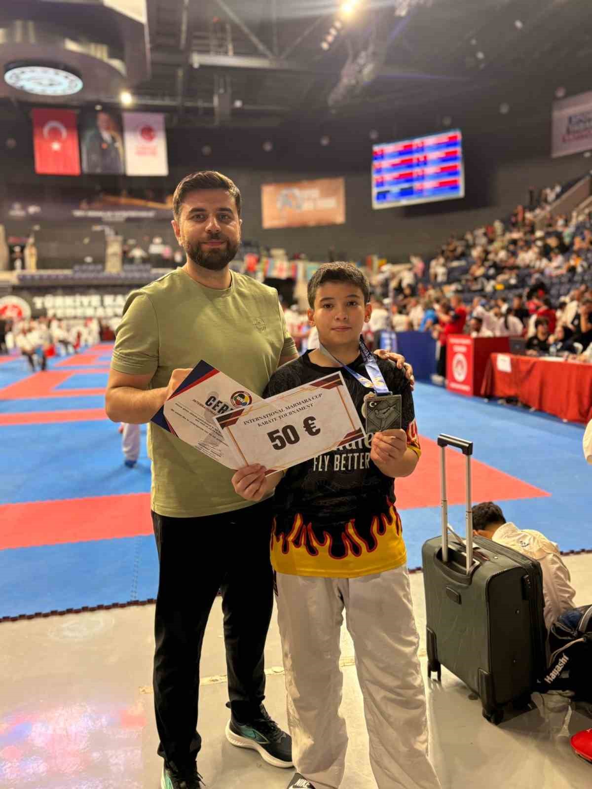 Diyarbakırlı kareteci, 22 ülkenin katıldığı şampiyonada 2. oldu