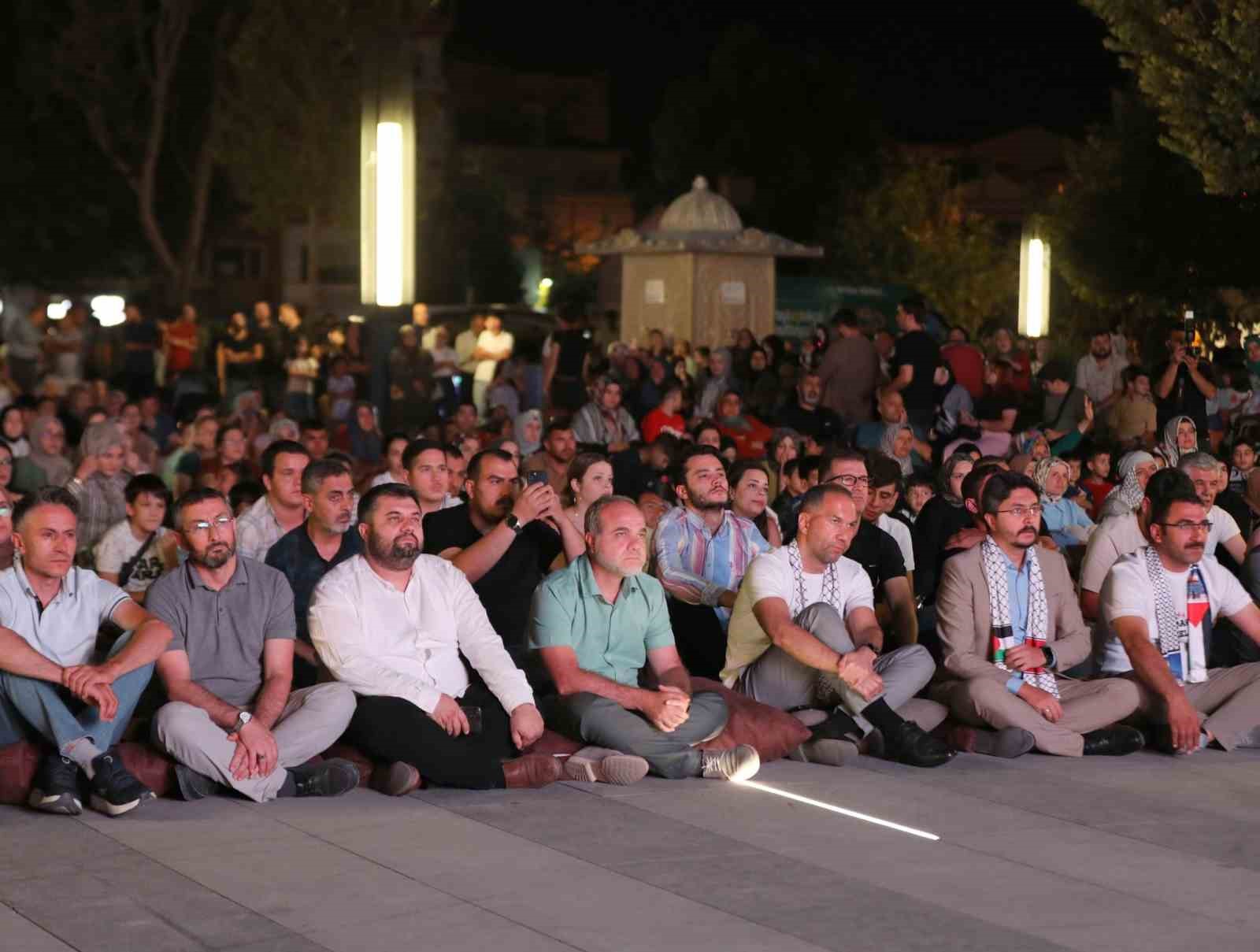 Niğde Belediyesi’nden Gazze için dayanışma etkinliği: ’Sessiz Çığlık’ belgeseli gösterildi