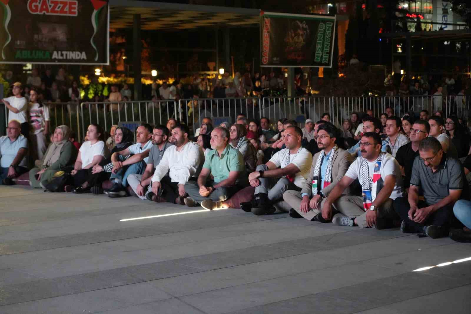 Niğde Belediyesi&rsquo;nden Gazze i&ccedil;in dayanışma etkinliği: &rsquo;Sessiz &Ccedil;ığlık&rsquo; belgeseli g&ouml;sterildi
