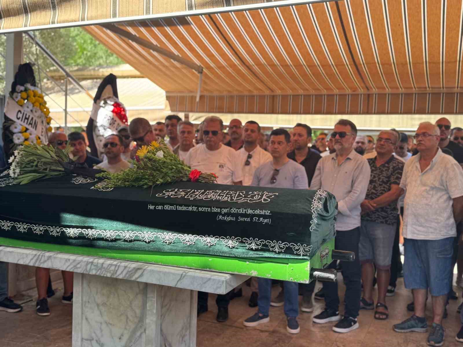 Marmaris&rsquo;te motosiklet kazasında hayatını kaybeden Arda Kara toprağa verildi
