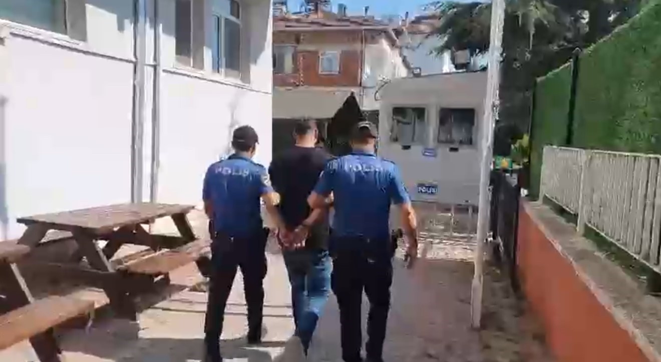 Kasten &ouml;ld&uuml;rme su&ccedil;undan 9 yıl 4,5 ay hapis cezası bulunan şahıs yakalandı
