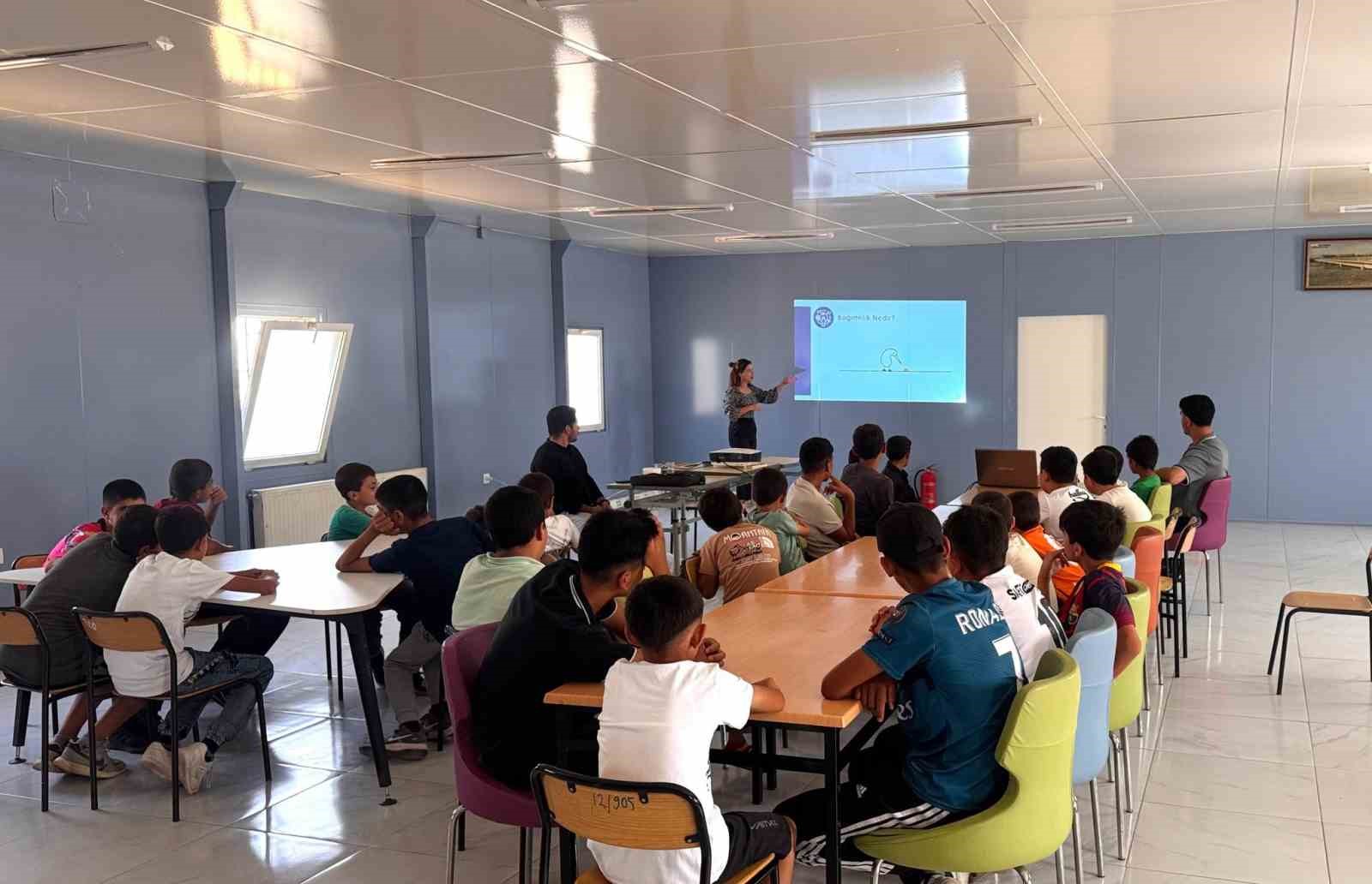 Karakoyunlu ilçesinde madde bağımlılığına karşı farkındalık eğitimi