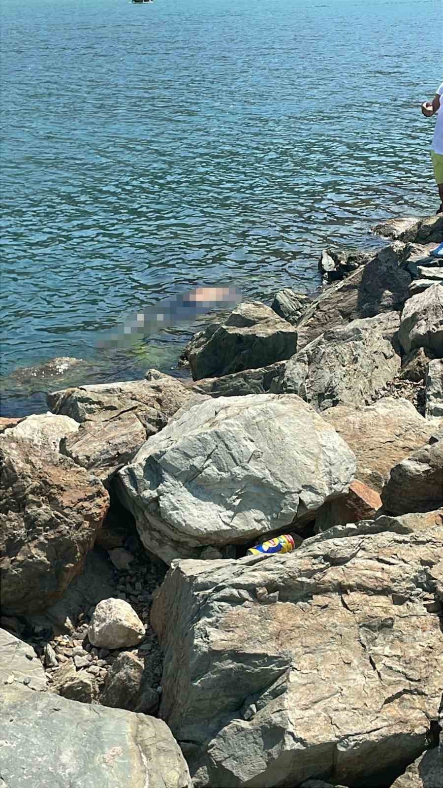 Yalova&rsquo;da eski futbolcu deniz y&uuml;zeyinde &ouml;l&uuml; bulundu
