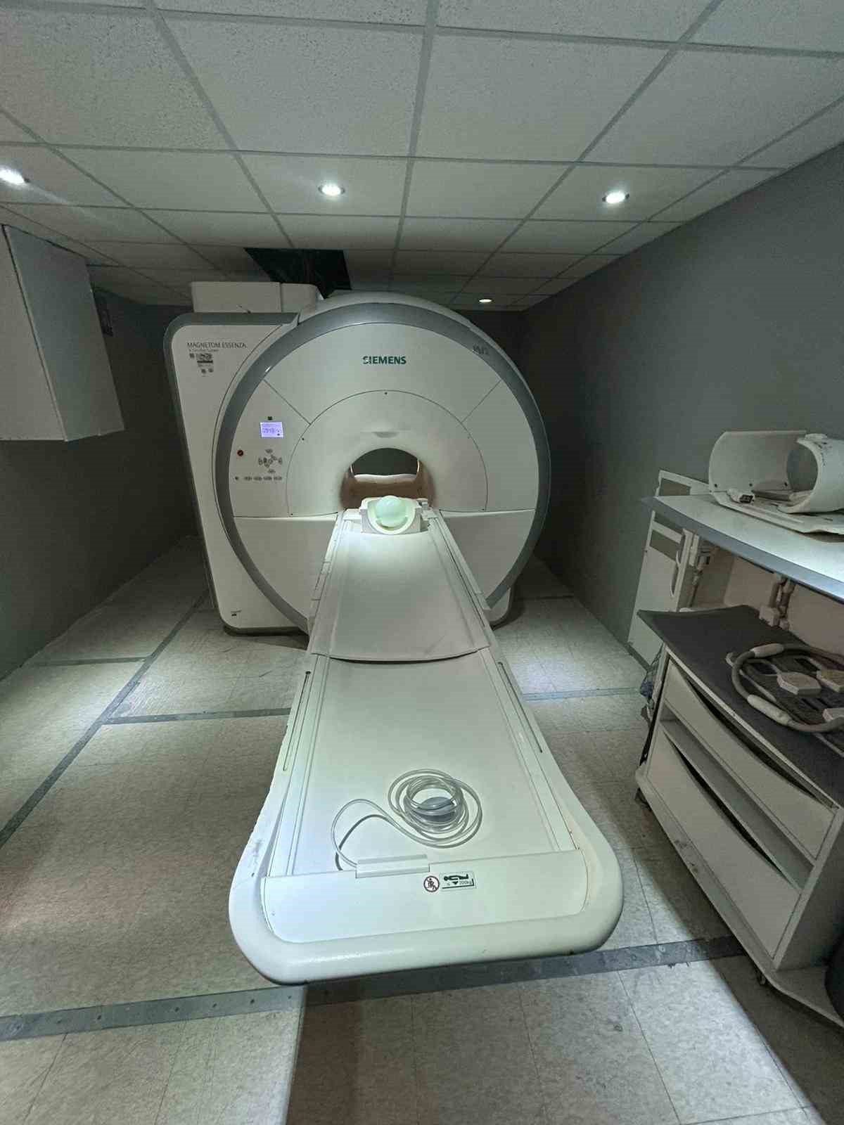 Gediz Devlet Hastanesi&rsquo;nde MR cihazı hizmete girdi
