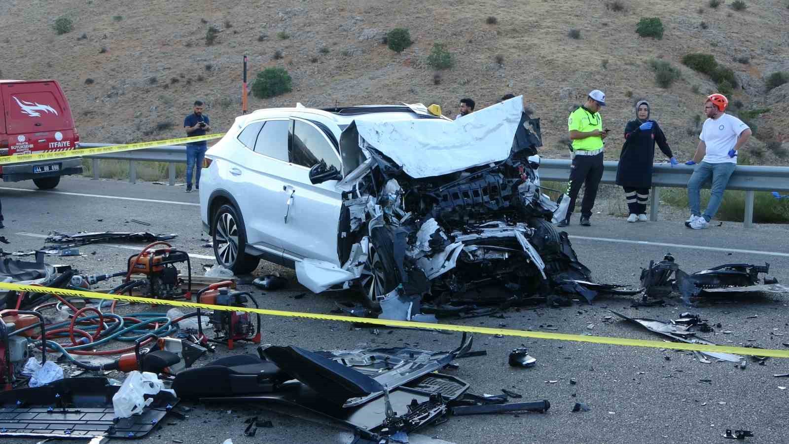 Malatya&rsquo;daki feci kazada &ouml;lenlerin kimlikleri belli oldu
