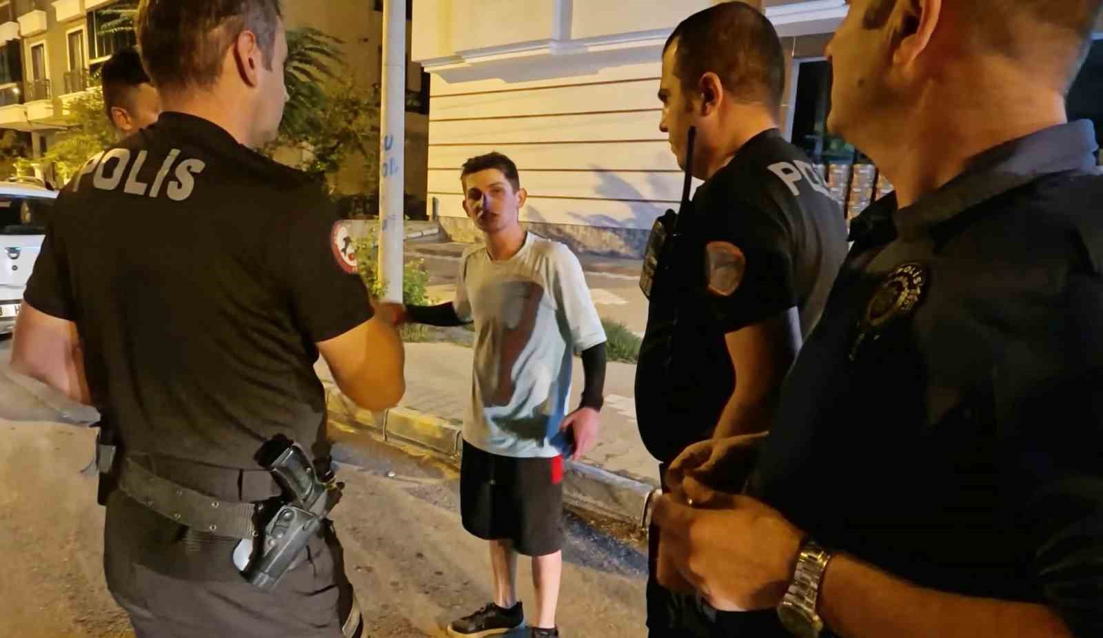 Dayak yemek için "Vur" dedi, dayak atıp gözaltına alındı