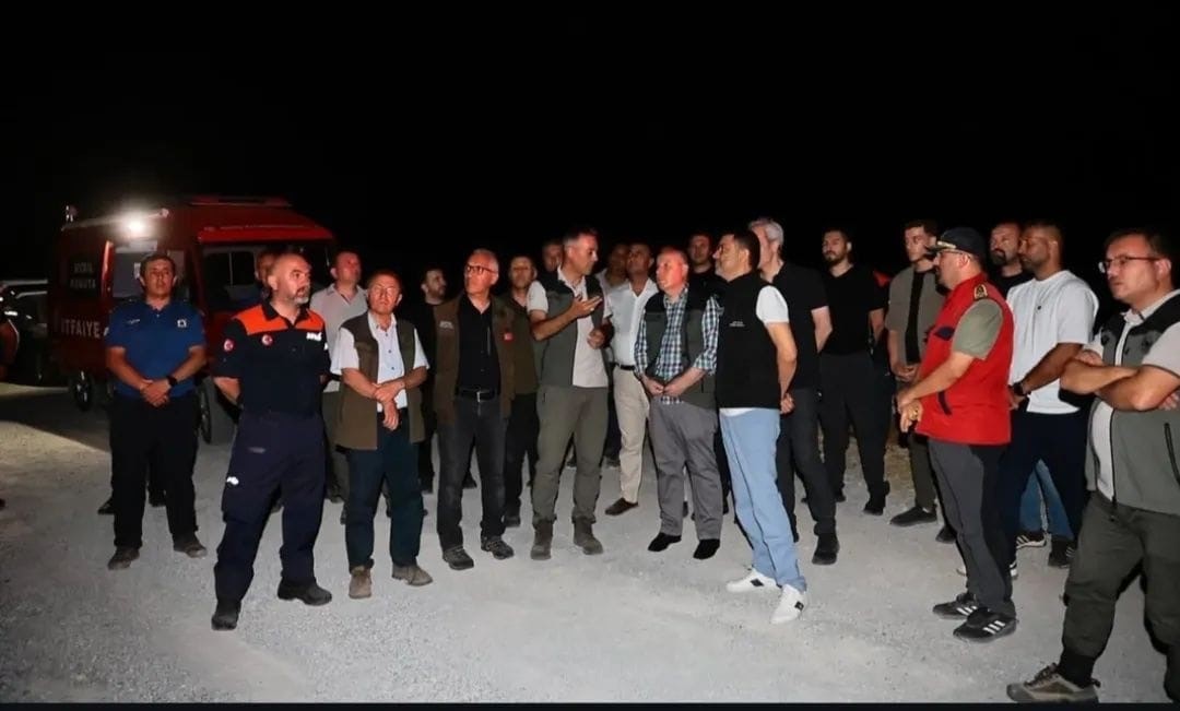 Vali Coşkun yangın bölgesinde incelemelerde bulundu